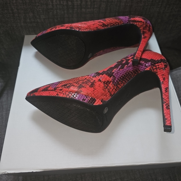 Jessica Simpson heels - Picture 3 of 4